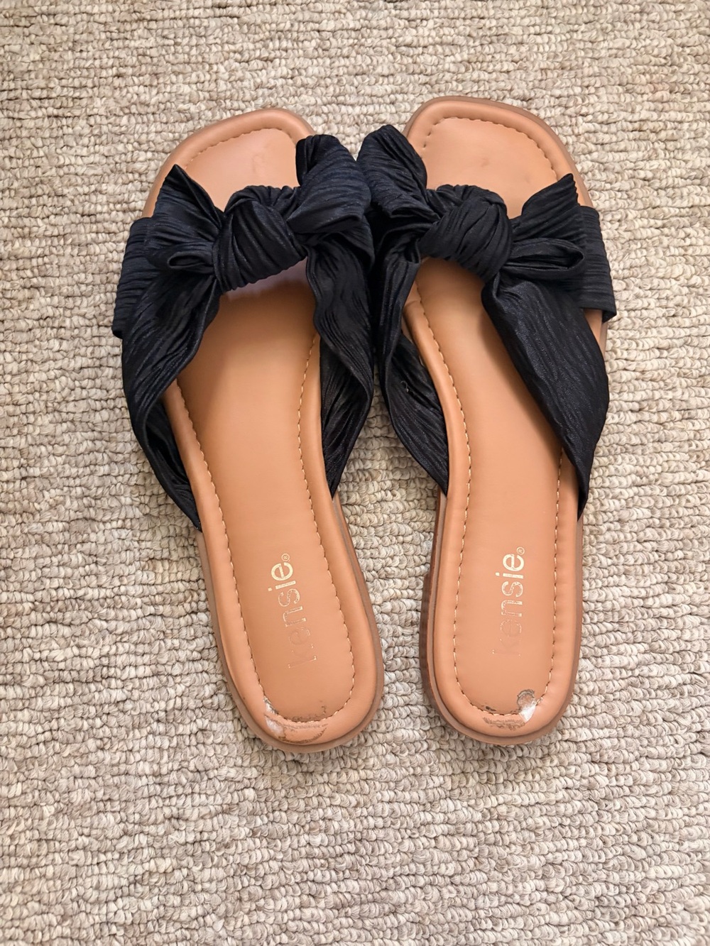 kensie Black Knot-Top Slide Sandals with Tan Footbed